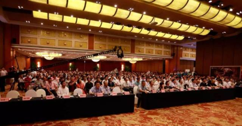 富卡科技攜手 “船長”史蒂夫?霍夫曼亮相第16屆中國物業(yè)管理雜志年會